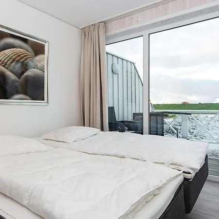 Holiday home Two-bedroom In 5 *
